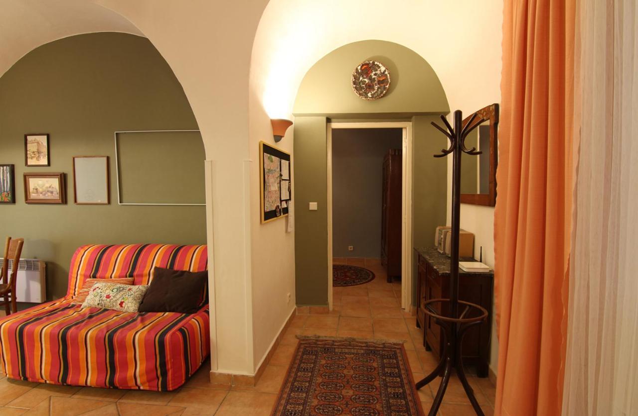 Rustic Ground Floor In Mala Strana Appartement